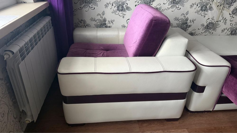 Продается диван и два кресла