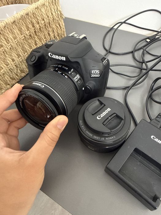 Canon eos 2000d