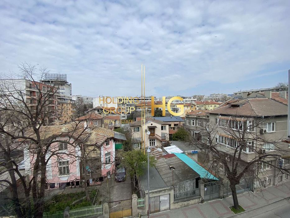 Продава се Тристаен апартамент в Варна, Център - 75 кв.м за 2267 €/кв.м - Снимка #1