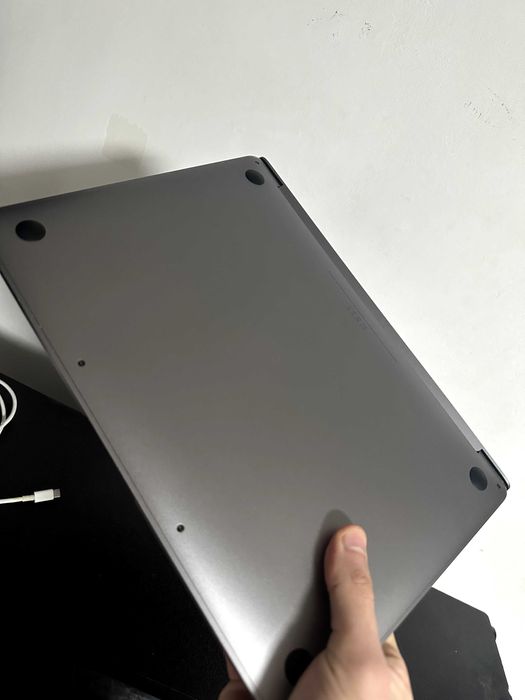 macbook pro m1 13 inch pret negociabil