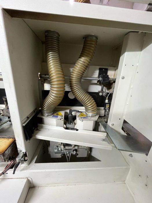 Кромкооблицовочный станок scm