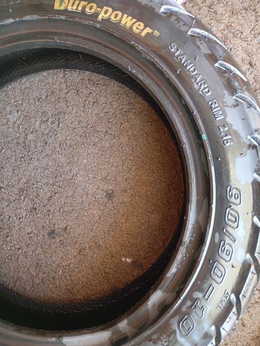 Продам оригинальные Шыны