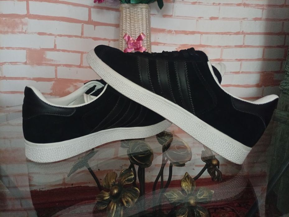 Продам кросовки Adidas Gazelle (Новые)