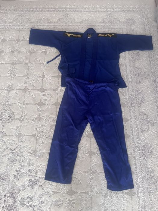 Продаю кимоно мизуно