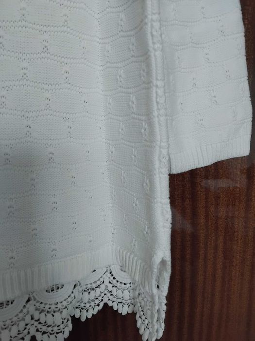 Снежнобяла блуза с дантела TOGETHER