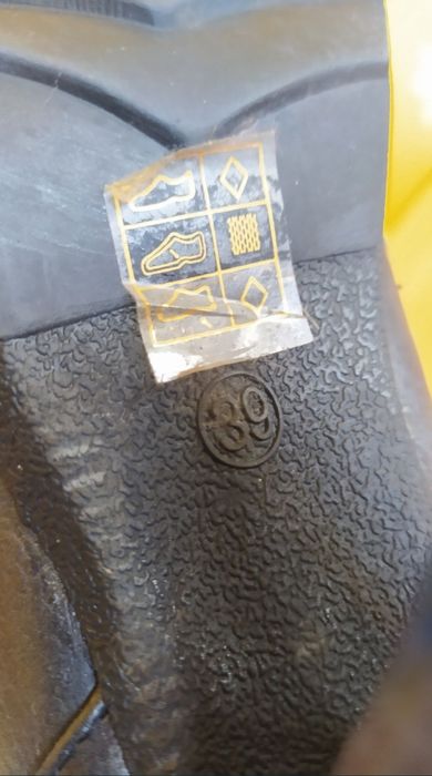 НОВИ Дамски - зимни обувки с висок ток