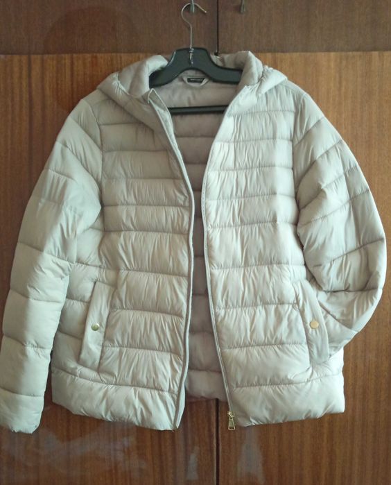 Дамско бежово яке