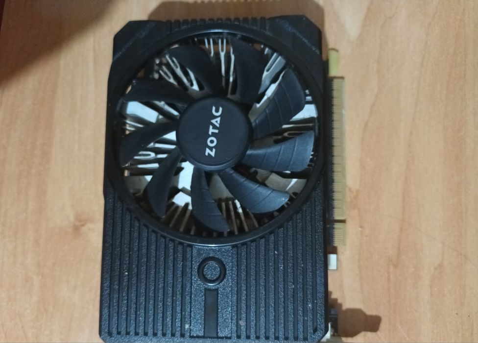 Sursa pc ai placa video gtx 1050