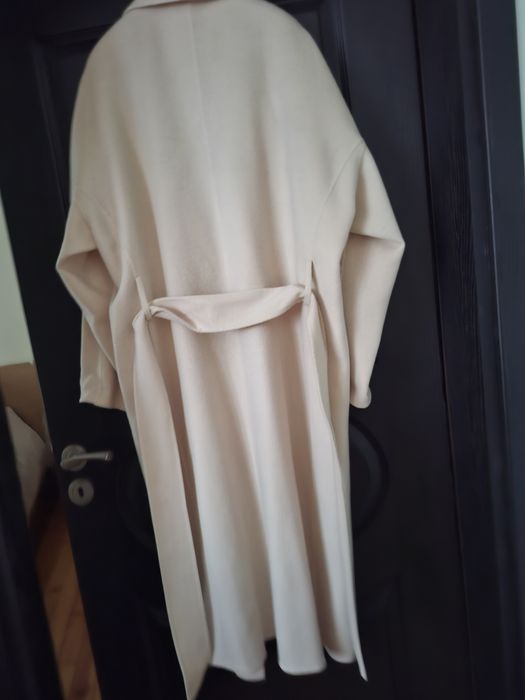 Вълнено палто наCalvin Clein