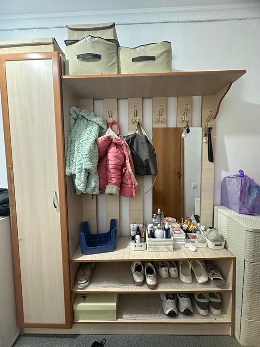 Прихожую шкаф продам