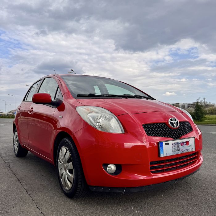 Vând Toyota Yaris