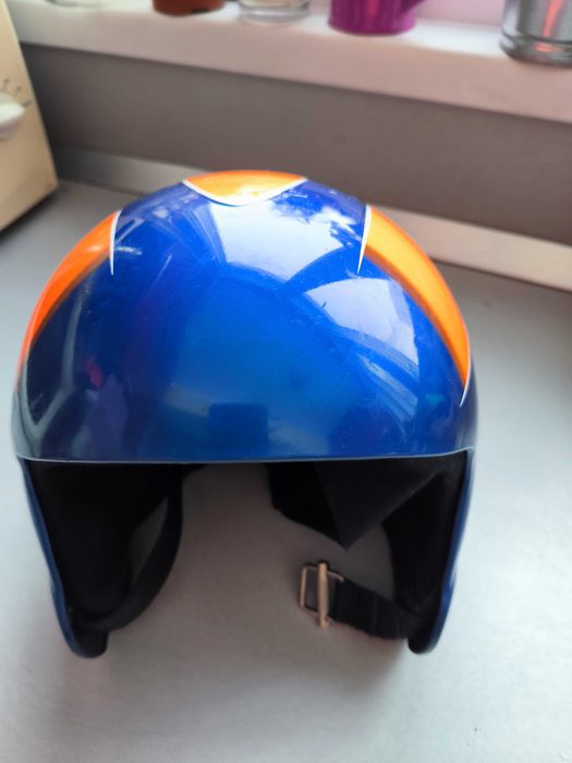 Детска ски каска Uvex размер 57-58 см.