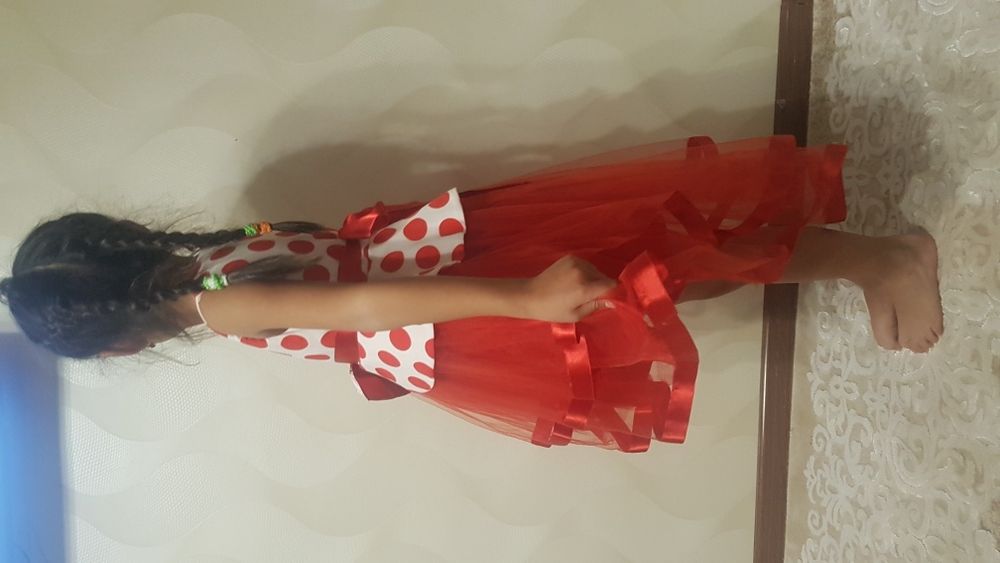 Нарядное платье на девочек