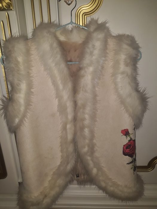 Меховые Жилетки на девочку