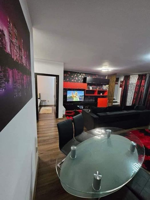 Vând apartament tip duplex Bd.Independenței