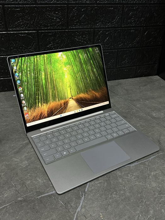 Microsoft Surface Go