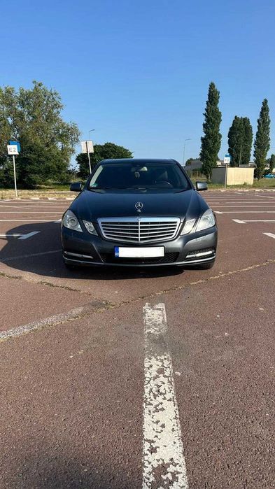 MERCEDES-BENZ E-Class 2012