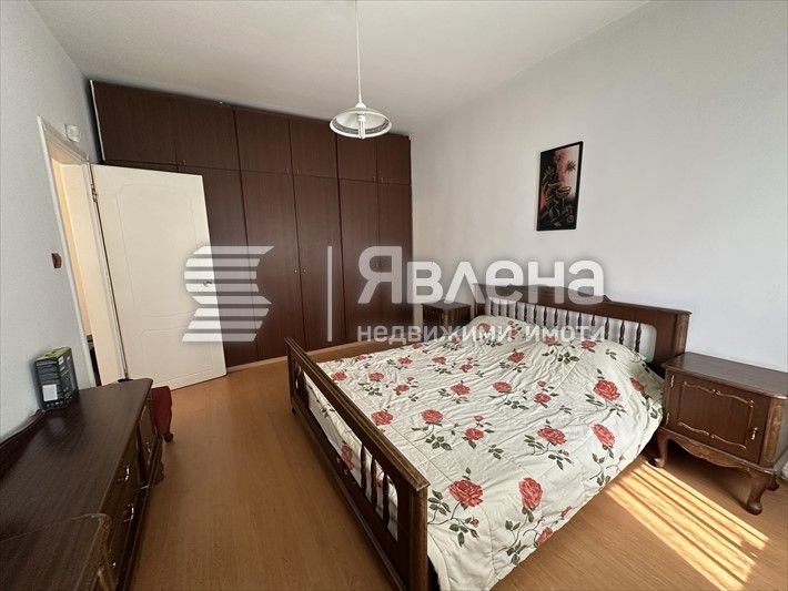 Продава се Двустаен апартамент в Пловдив, Изгрев - 64 кв.м за 1079 €/кв.м - Снимка #3