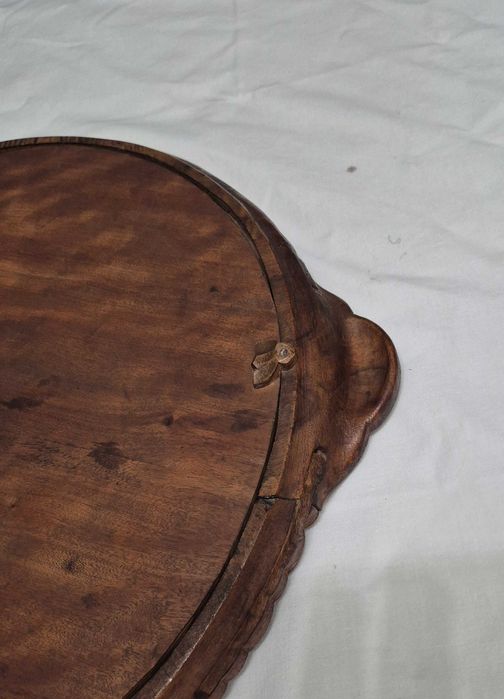 Стар Дърворезбован Поднос в чудесно състояние ф 42 см