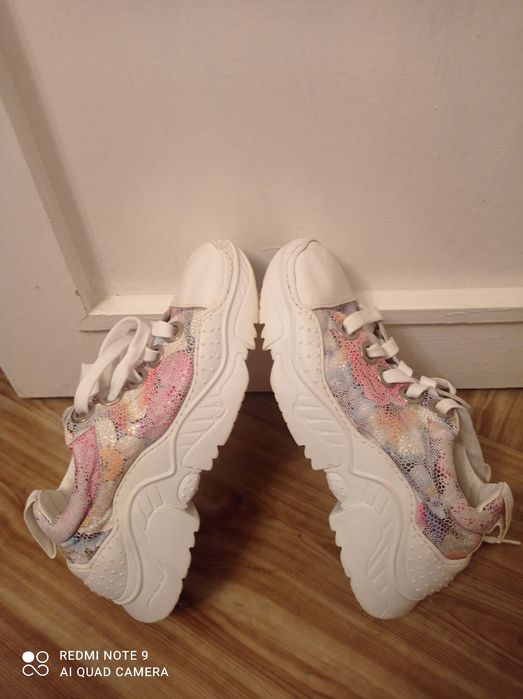 Сникърси, маратонки Capriz и Daris