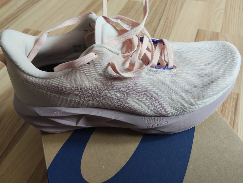 Asics novablast 5