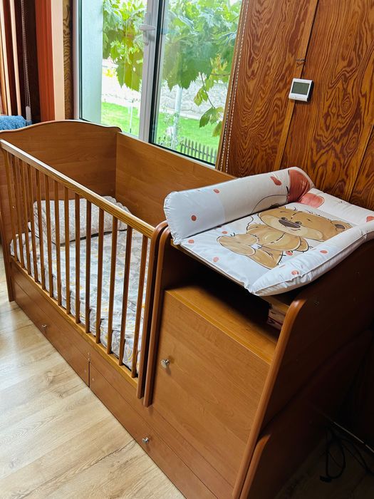 Кошара с люлеещ механизъм + матрак и попивалник