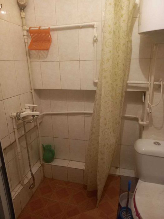 1 xonali kvartira sotiladi