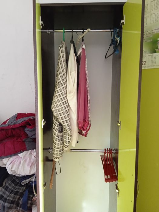 Угловой шкаф  продается