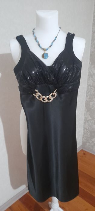 Продам платье вечернее. р44