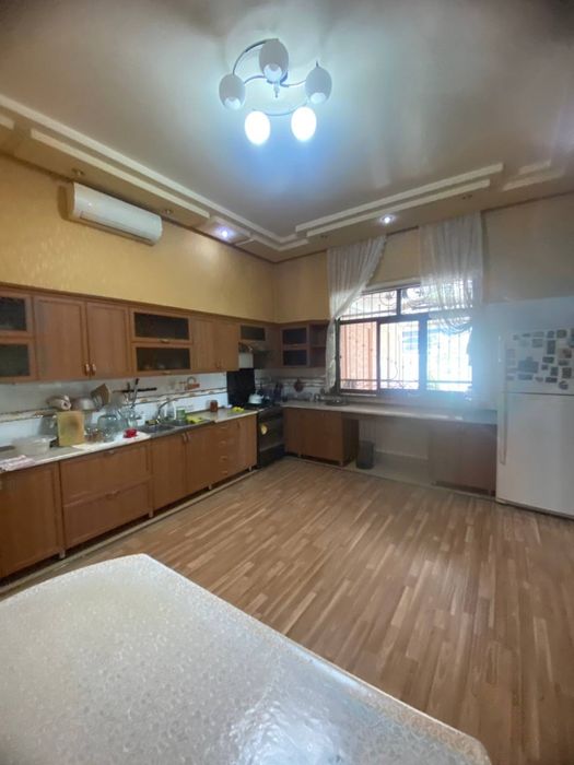 Аренда. Янгихаят район. Участок 6соток 7комнат+холл