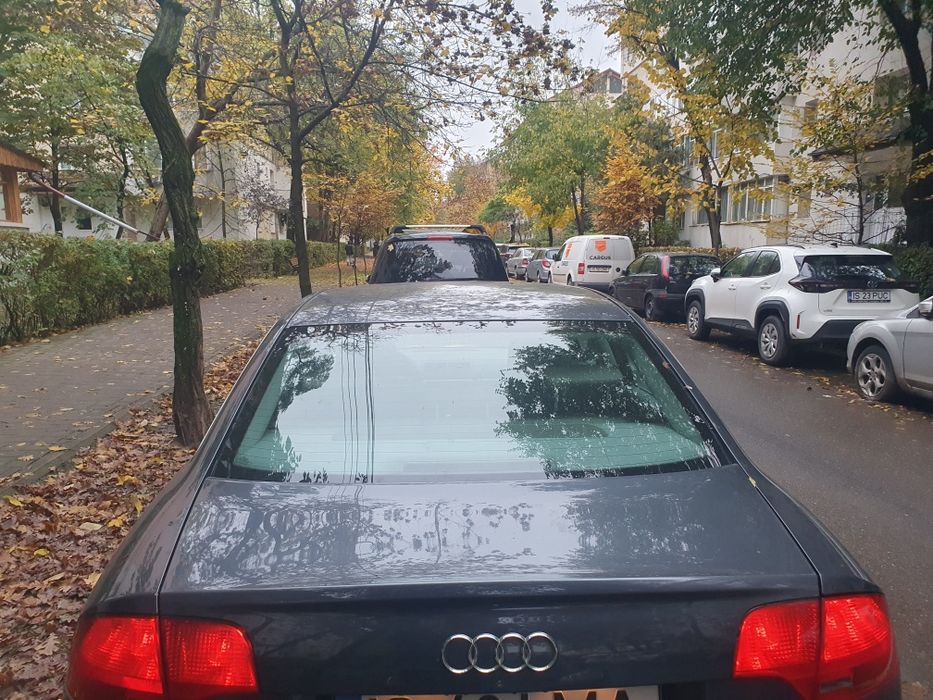 Vând A4 în stare foarte bună