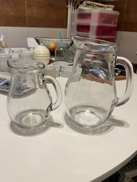 Carafe din sticlǎ