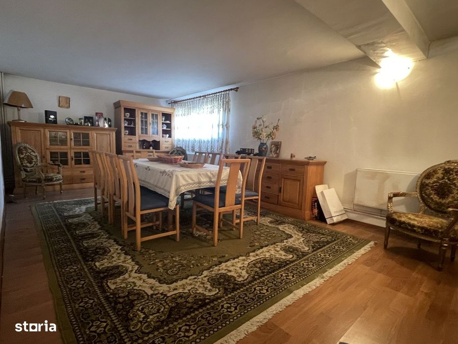 Casa 8 camere– Savinesti