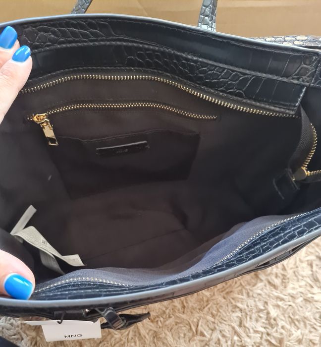 Чантата MANGO нова