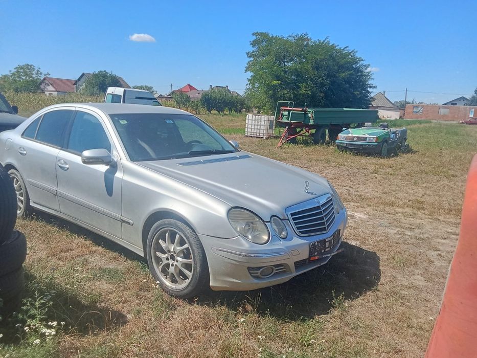 Vand sau dezmembrez Mercedes-Benz e 270 cdi