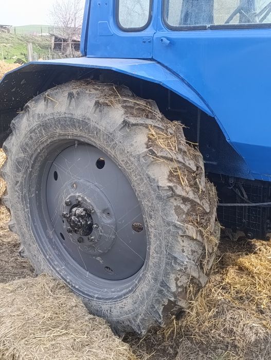 Belarys mtz 80 sotiladi