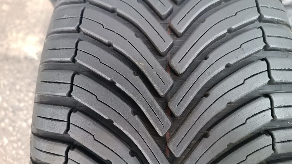 225/55/16 Bridgestone Дот 1924