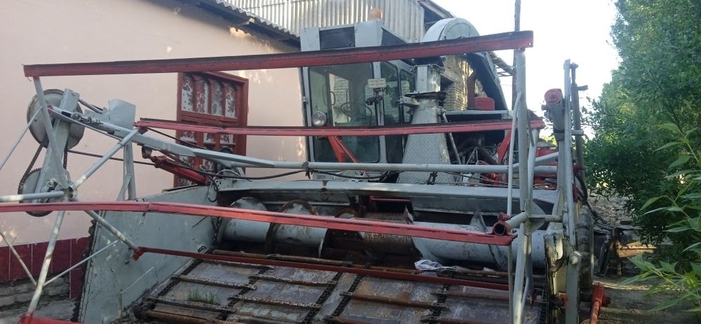 КСК 100 комбайн.сотилад...