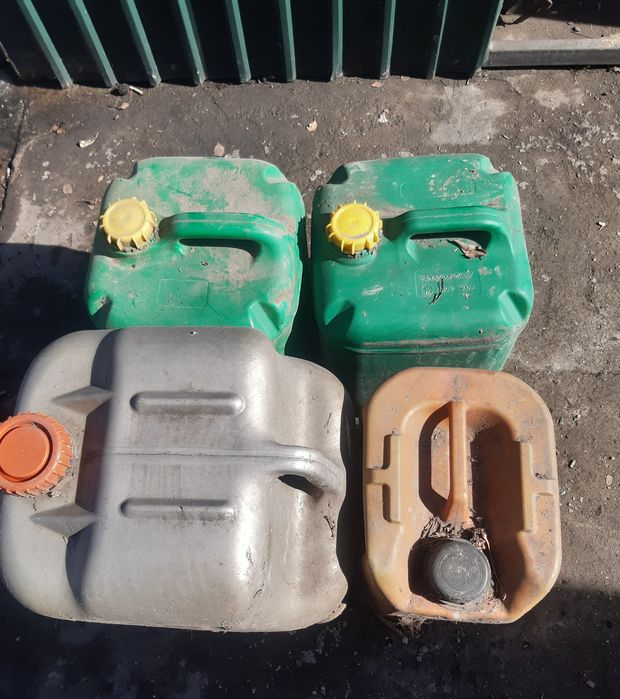 Продам  канистры