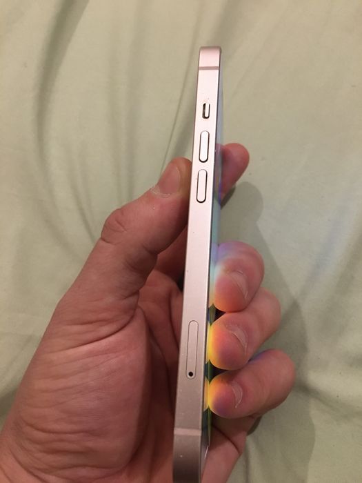 iPhon 13 в розовом цвете