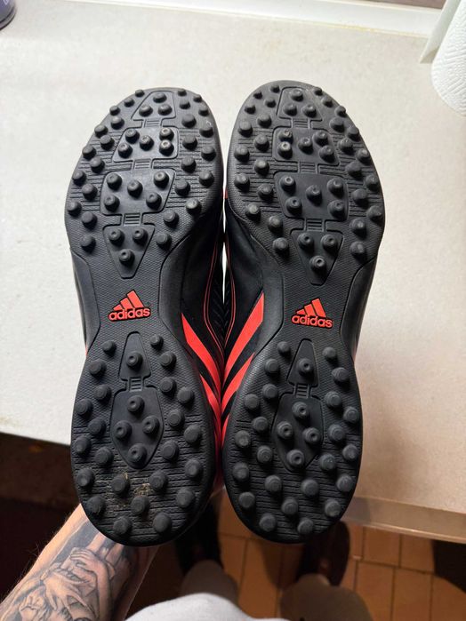 Спортни обувки тип таралежки