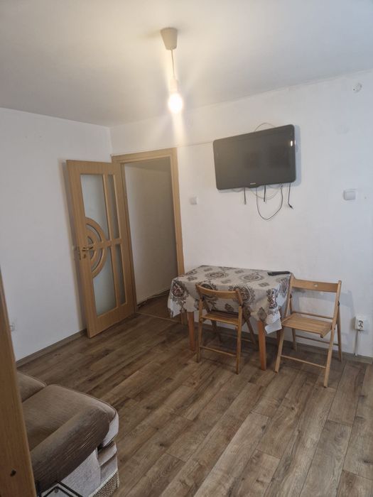Proprietar,inchiriez apartament cu doua camere,erajul 1!