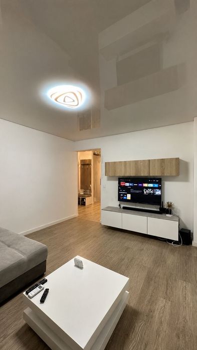 Apartament 3 camere mobilat cu parcare inclusa