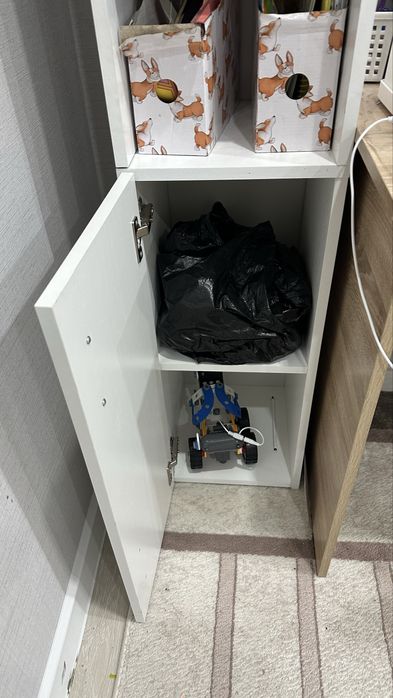 Шкаф пенал для книг.