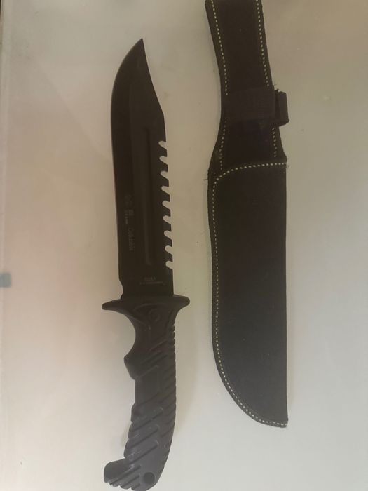 Продавам голям красив нож
