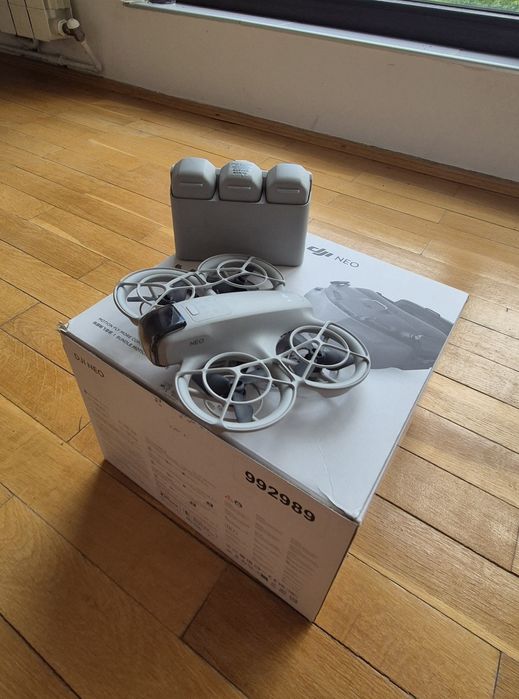 Dronă DJI Neo Fly More Combo (3 baterii + Charging Hub)