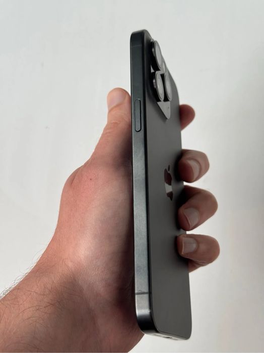 iphone 15 pro max в идеальном состояний