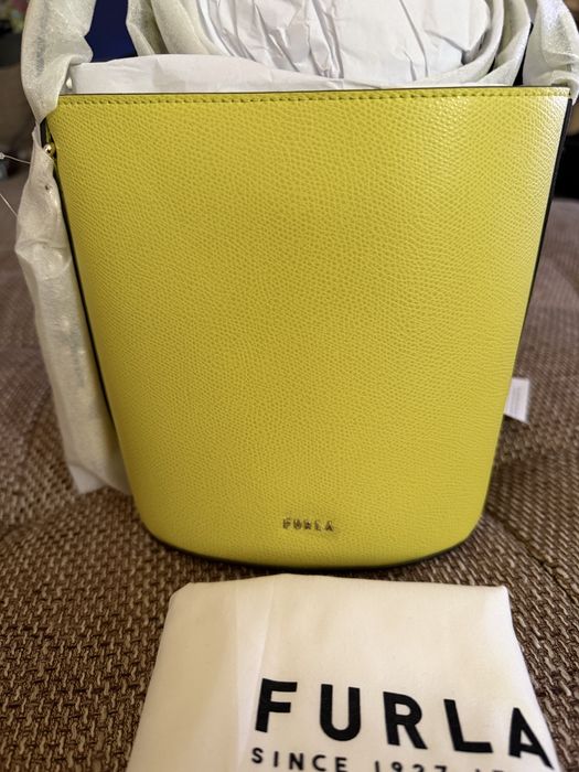 Bucket Furla Roxie в два цвята