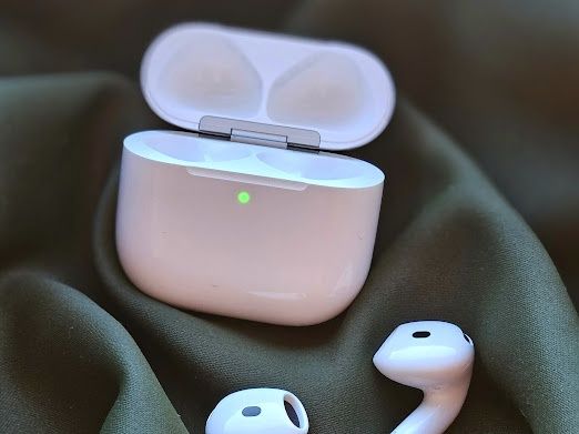 AirPods 4 with ANC с активна шумоизолация