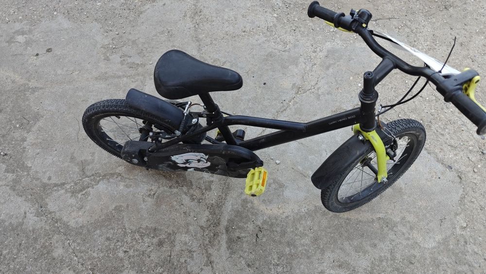 Bicicleta btwin 16" cu roti ajutatoare